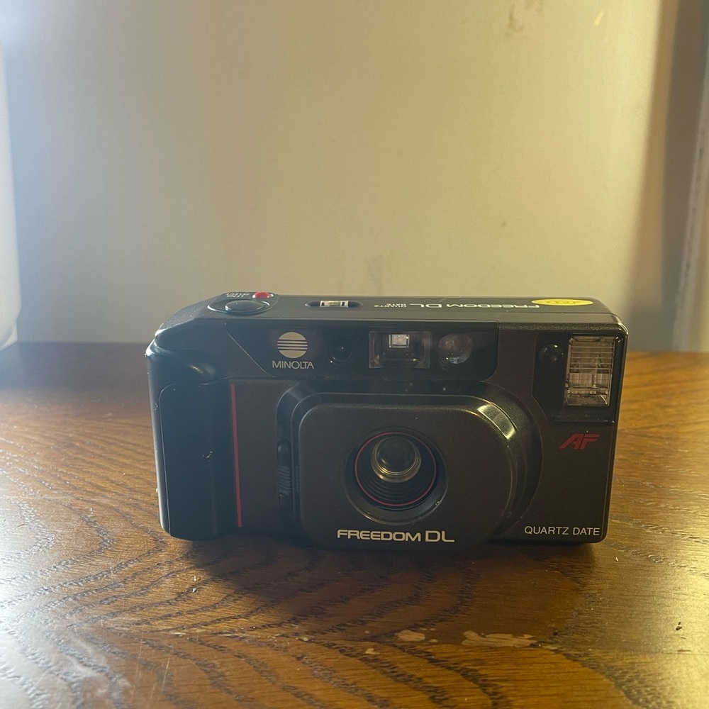 Minolta Freedom DL camera